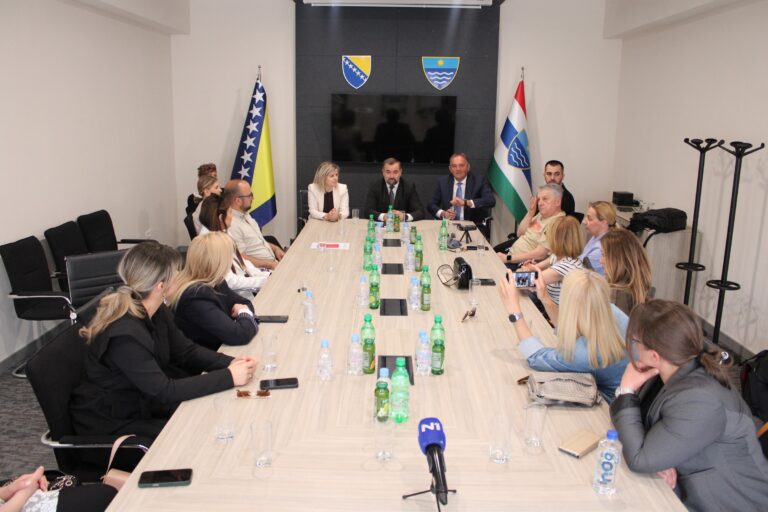 Read more about the article Druženje rukovodstva Skupštine HNK i novinara